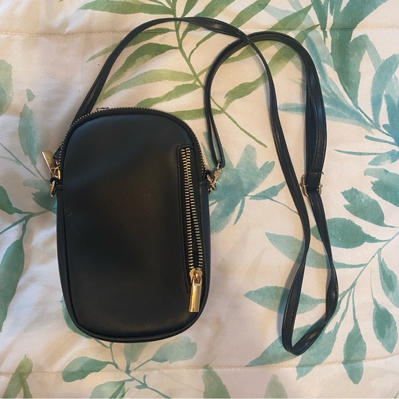 Handbags - Elegant Black & Gold Crossbody Bag